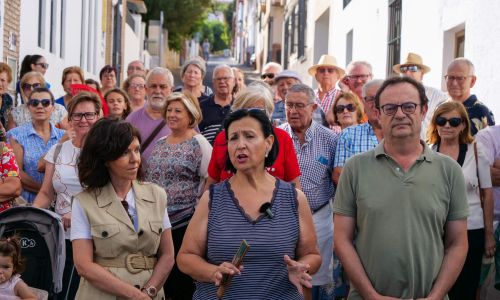 Mª Ángeles Prieto, Francisca Santaella y Antonio Salas durante la concentración